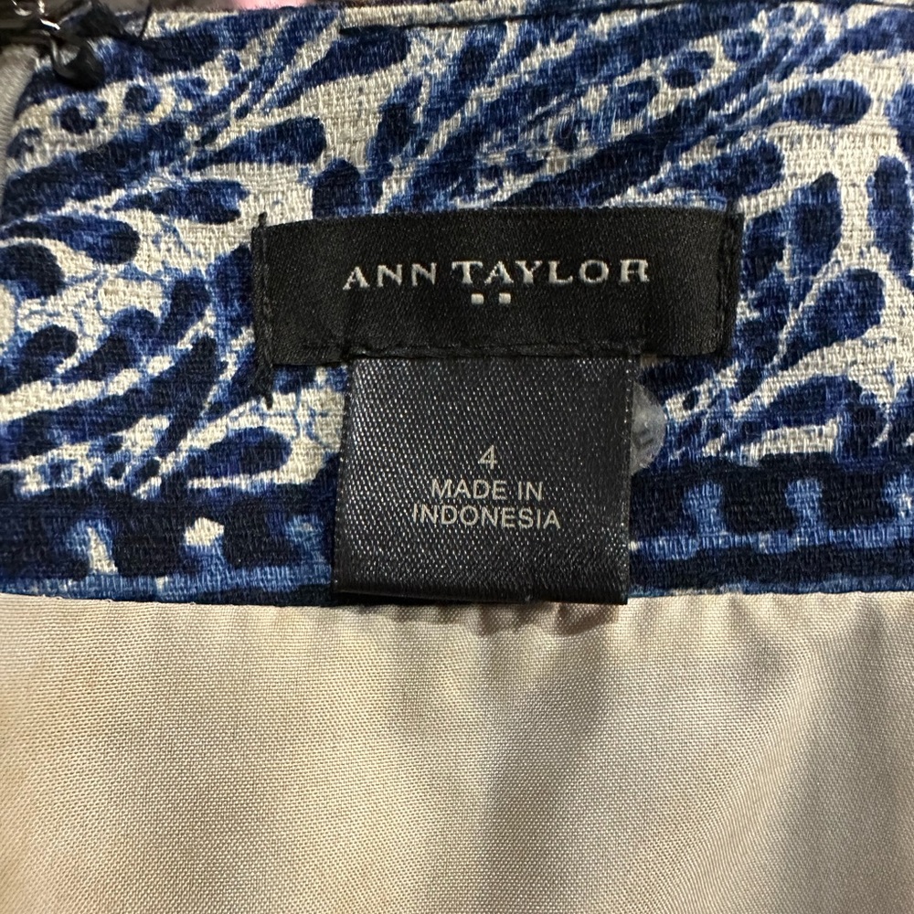 Vintage Inspired Ann Taylor Skirt – Size 4 (Small) – Red, Blue & White Pattern - Picture 8 of 9